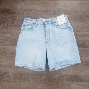 Abercrombie Curve Love 7” High Rise Dad Shorts
